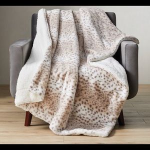Better Homes & Gardens Faux Fur Beige Leopard and Sherpa Throw - 50" x 60":